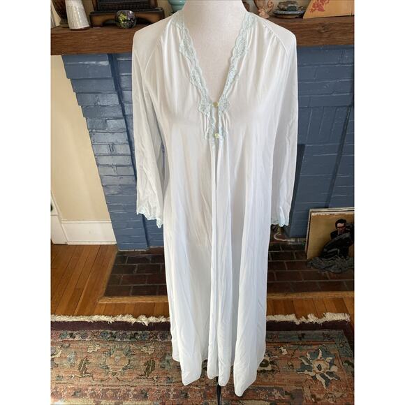VINTAGE Lorraine Light Blue Lace Chemise Robe Sheer Size S Button 1960s MCM - Picture 2 of 12